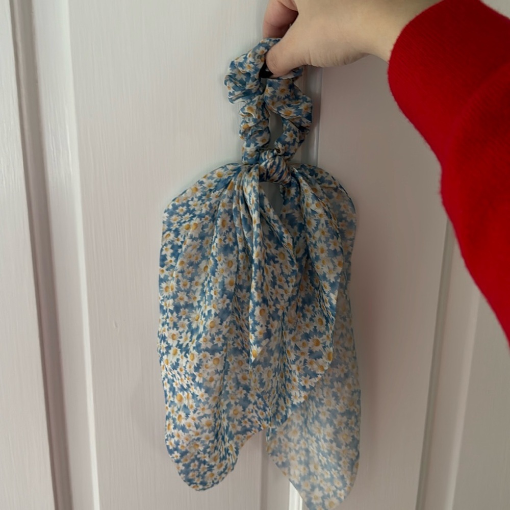 NWOT Free People scarf scrunchie